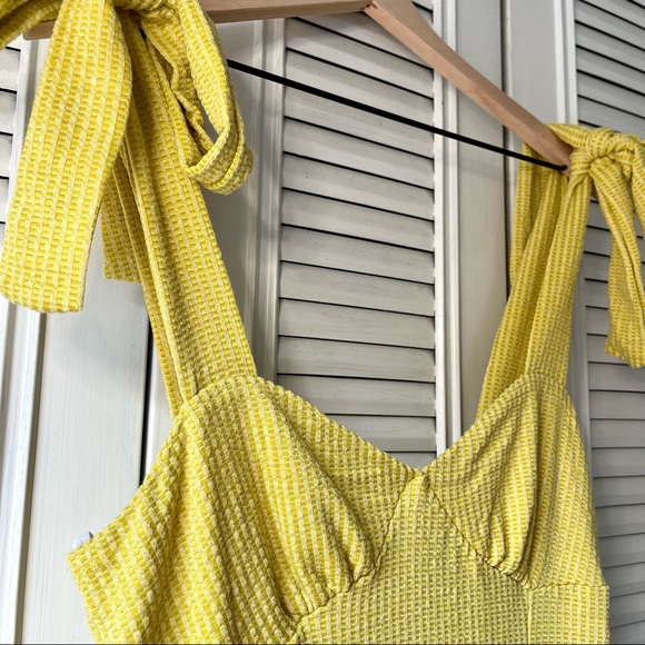 En Saison Adjustable Shoulder Tie Ribbed Midi dress, Yellow, Size M - Picture 7 of 10